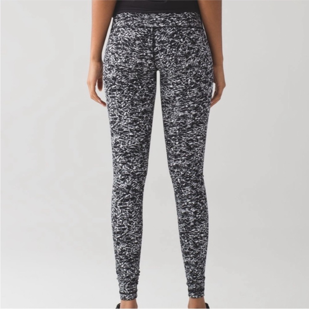 Lululemon leggings size 4 - Picture 4 of 6